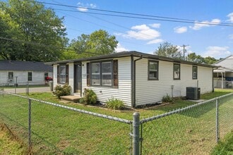 500 3rd St in Lawrenceburg, TN - Building Photo - Building Photo