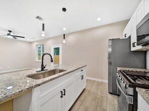 7414 Mount St in Houston, TX - Foto de edificio - Building Photo