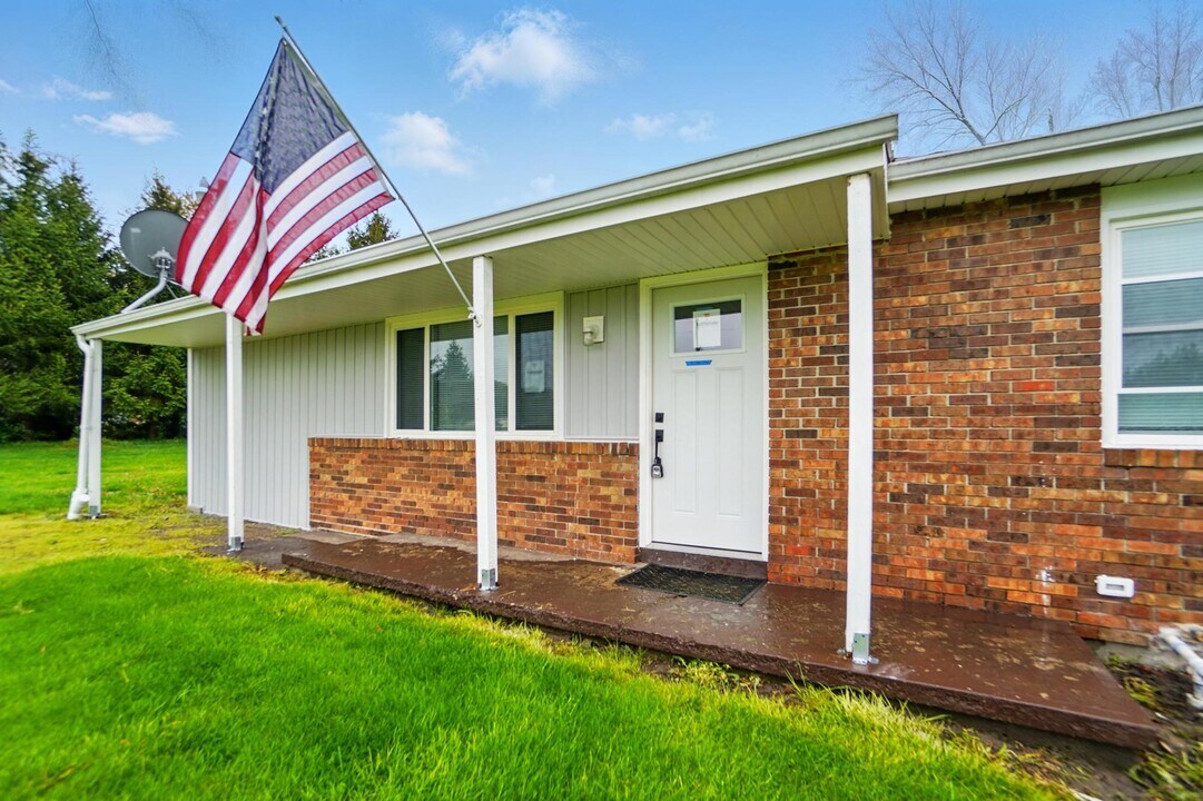 6877 County Road 45 in Alger, OH - Building Photo