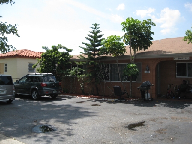 1836 Adams St in Hollywood, FL - Building Photo - Building Photo