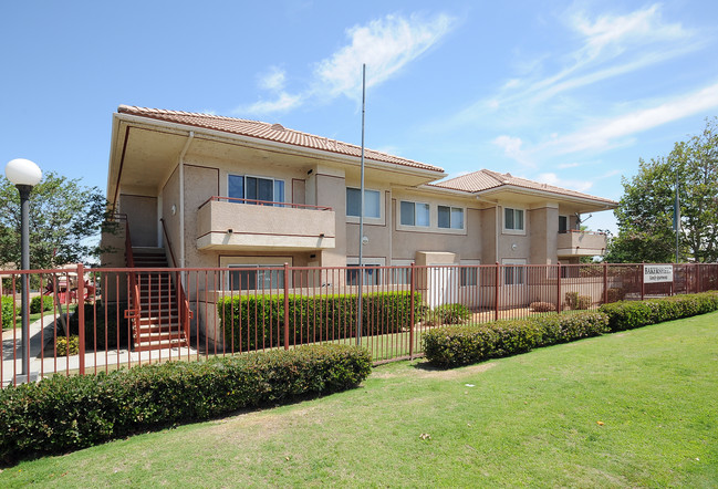 P Street Family Apartments in Bakersfield, CA - Building Photo - Building Photo