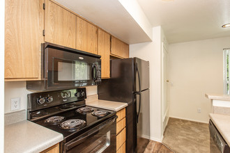 Promontory Point Apartments in Sandy, UT - Foto de edificio - Building Photo