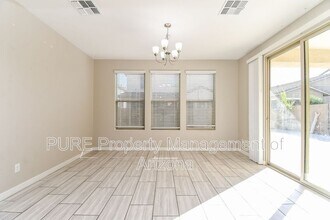 513 E Yellowstone Pl in Chandler, AZ - Building Photo - Building Photo