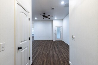 1707 100th St in Lubbock, TX - Building Photo - Building Photo