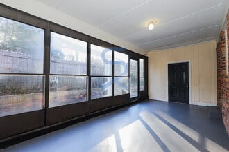 4572 Campbellton Rd SW in Atlanta, GA - Foto de edificio - Building Photo