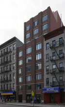 Calyx Condominium in New York, NY - Foto de edificio - Building Photo