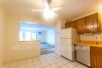 23 Country Club Dr in Manchester, NH - Foto de edificio - Building Photo