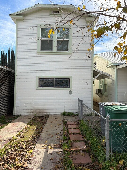 1116 5th St in Los Banos, CA - Building Photo
