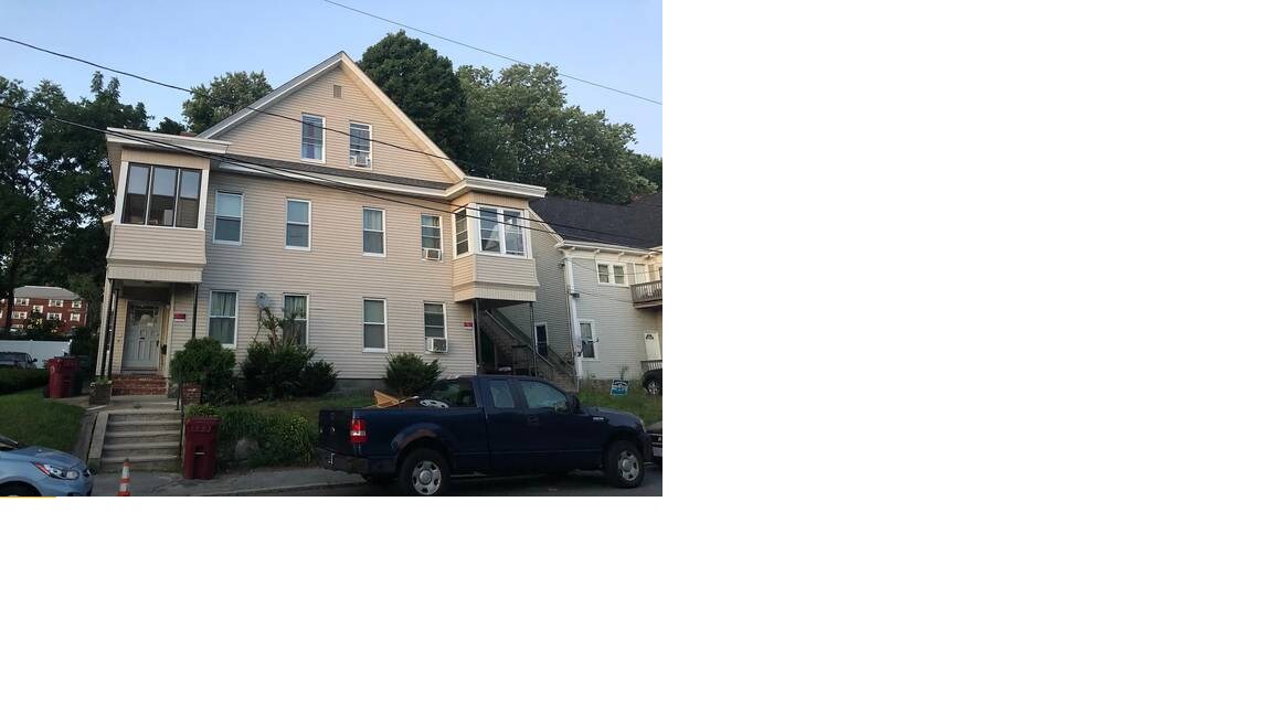 66 Hanks St, Unit 1 Bedroom in Lowell, MA - Building Photo