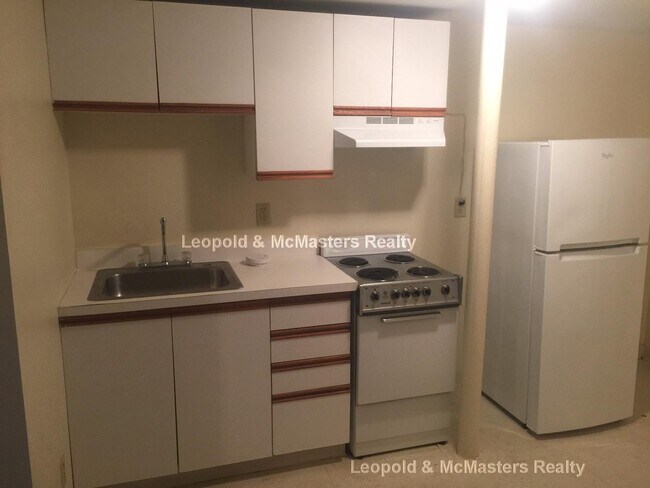 1114 Commonwealth Ave, Unit B in Boston, MA - Building Photo - Building Photo