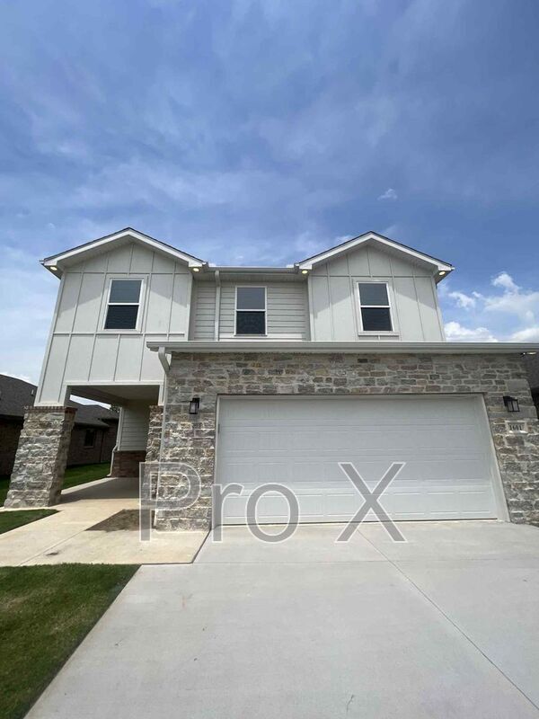 property at 1601 White Oak Dr