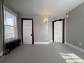 77 Birch St in Lewiston, ME - Building Photo - Building Photo