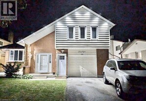 68 Briargate Dr in Kitchener, ON - Building Photo