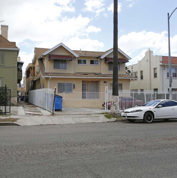 908 S Kenmore Ave in Los Angeles, CA - Building Photo