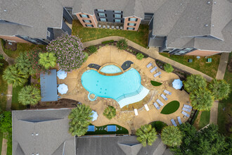 Compass at Windmill Lakes in Houston, TX - Building Photo - Building Photo