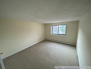 24 Whites Ave, Unit 56 in Watertown, MA - Building Photo - Building Photo