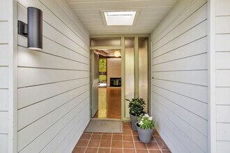 819 La Jennifer Way in Palo Alto, CA - Building Photo - Building Photo