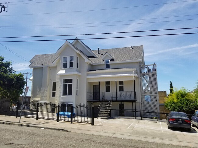 2337 21st Ave in Oakland, CA - Building Photo - Building Photo
