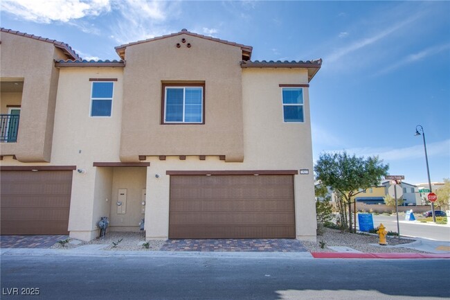 property at 2527 Venetia Pointe St