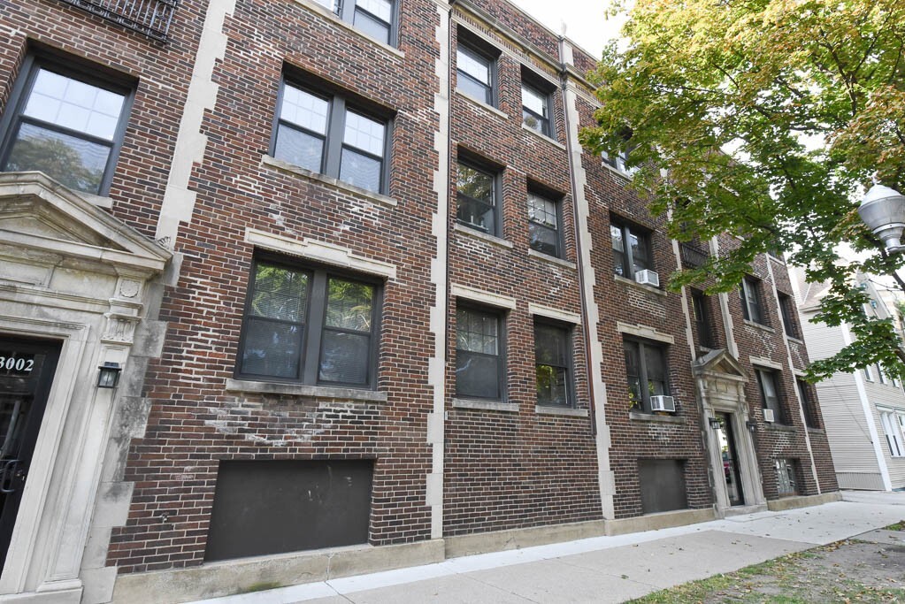 3005 N Racine Ave-Unit -4 in Chicago, IL - Building Photo