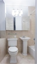 330 E 35th St-Unit -#04 in New York, NY - Building Photo - Building Photo