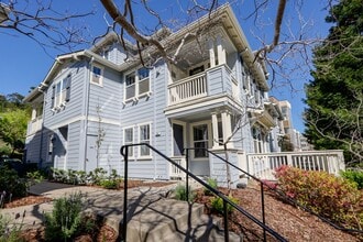 600 Live Oak Way in Belmont, CA - Building Photo - Building Photo