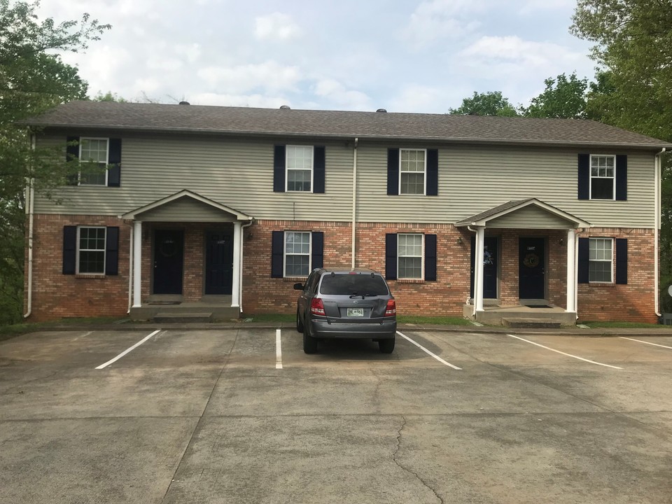 Whitehall Townhouses in Clarksville, TN - Building Photo