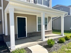 5656 Grosbeak Dr in Greenwood, IN - Building Photo - Building Photo