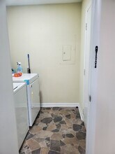 233 Beechwood Ave in Norfolk, VA - Foto de edificio - Building Photo