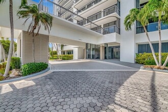 4748 S Ocean Blvd in Highland Beach, FL - Building Photo - Building Photo