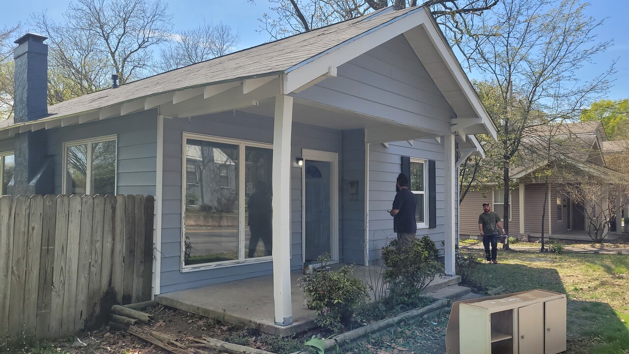 3605 W Markham St in Little Rock, AR - Building Photo