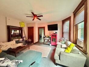 2366 Victor St in Cincinnati, OH - Foto de edificio - Building Photo