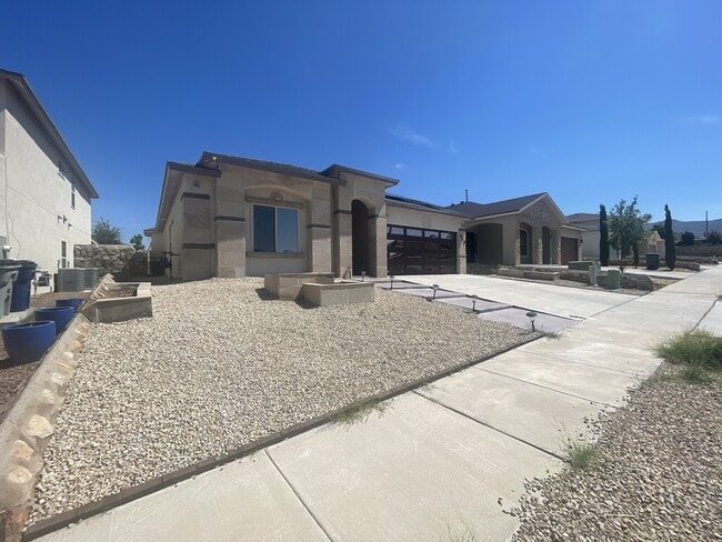319 Malta St in El Paso, TX - Building Photo - Building Photo