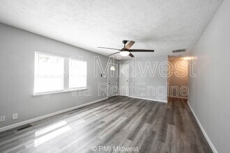 4350 Dubarry Rd in Indianapolis, IN - Foto de edificio - Building Photo