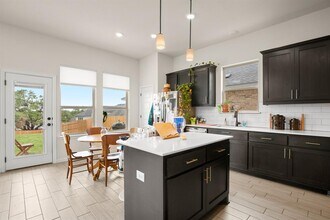 918 Pittsburgh Dr in Austin, TX - Building Photo - Building Photo