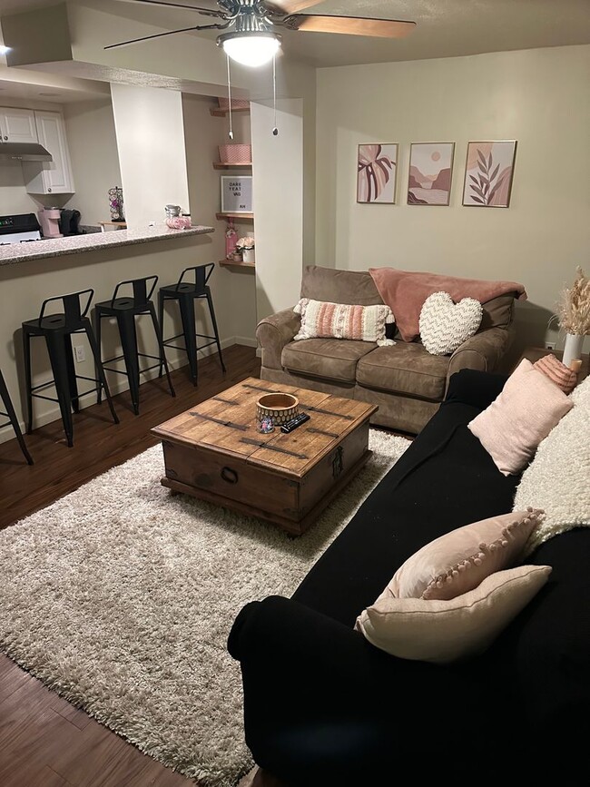 property at 1927 Fox Wy