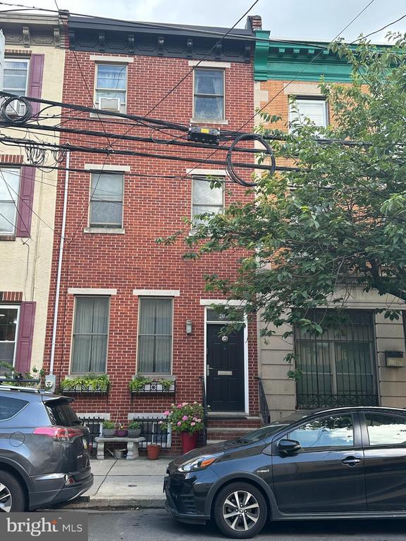 2046 Bainbridge St in Philadelphia, PA - Building Photo - Building Photo