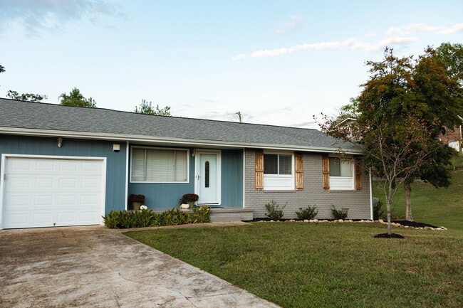 417 Forest Glen Dr in Chattanooga, TN - Building Photo - Building Photo