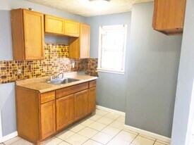 7815 Jeffries Ave in Cleveland, OH - Building Photo