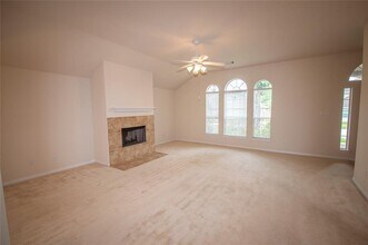 12810 Lakeshore Dr in Montgomery, TX - Building Photo - Building Photo