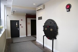 21 Illinois St in Worcester, MA - Foto de edificio - Building Photo