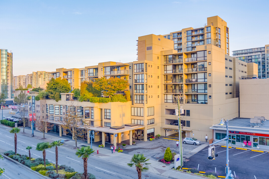 The Capri in Richmond, BC - Building Photo