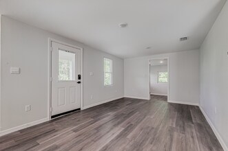 2222 Peachtree St in Lakeland, FL - Building Photo - Building Photo