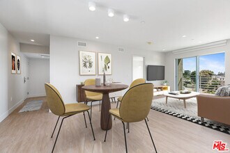 11837 Mayfield Ave in Los Angeles, CA - Building Photo - Building Photo