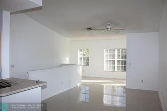 10348 Fox Trail Rd S in Royal Palm Beach, FL - Building Photo - Building Photo