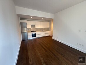 East 44th Street in New York, NY - Building Photo - Building Photo
