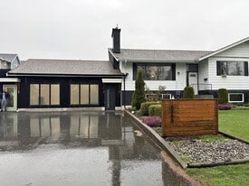 46265 Hope River Rd in Chilliwack, BC - Building Photo