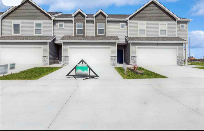 203 NE Whitetail Ln in Ankeny, IA - Foto de edificio
