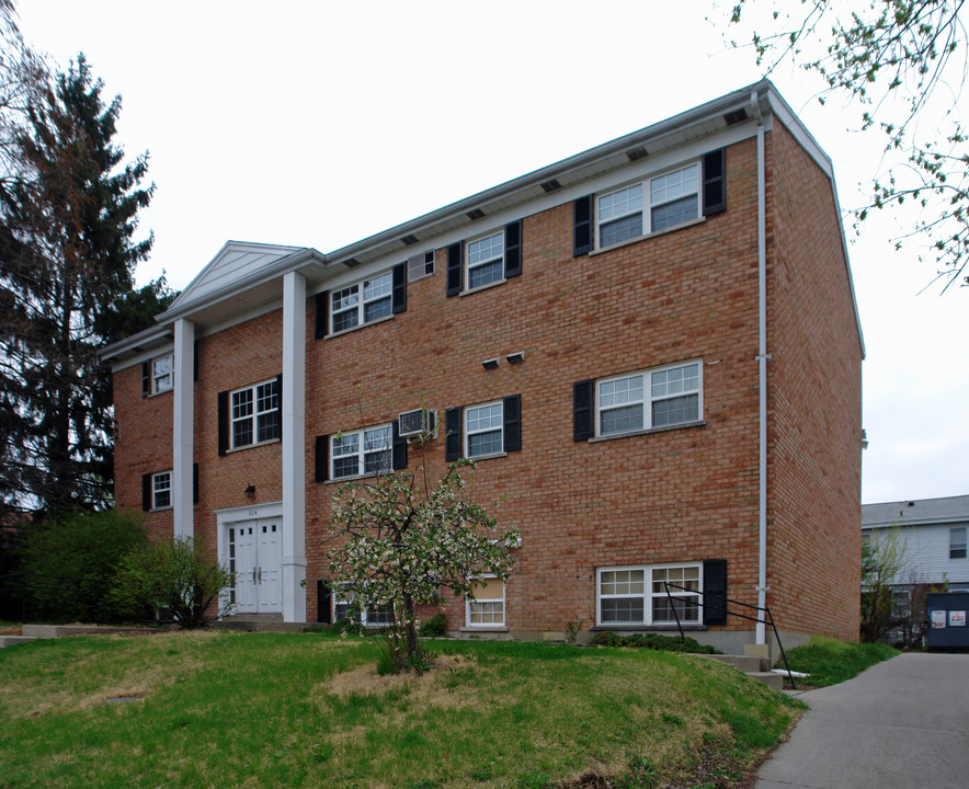 824 Overlook Ave in Cincinnati, OH - Building Photo