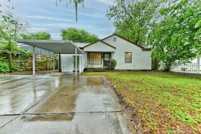 property at 1005 W Eufaula St